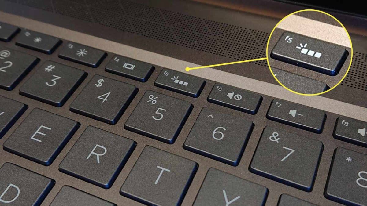 Cách nhận biết laptop HP có đèn bàn phím